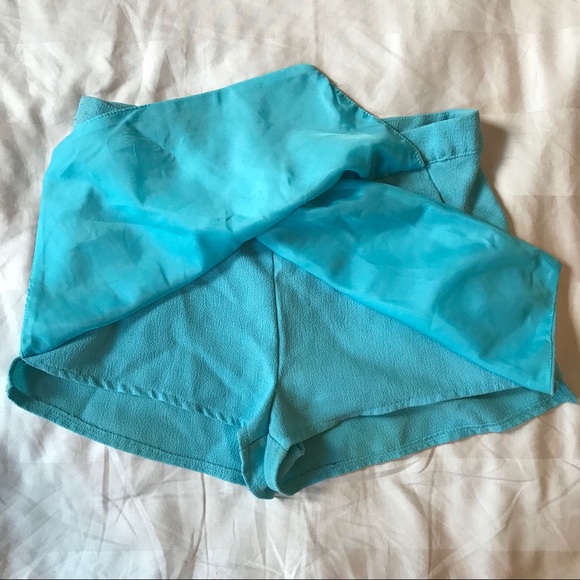 New Look short- fully lined - Picture 3 of 5